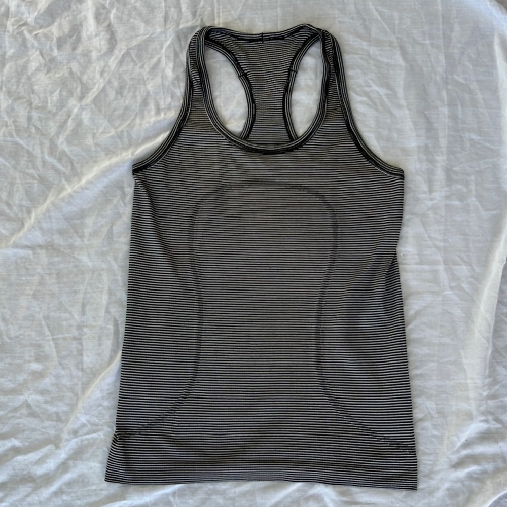 Lululemon Swiftly Tech Racerback Black/White Stripe sz 6